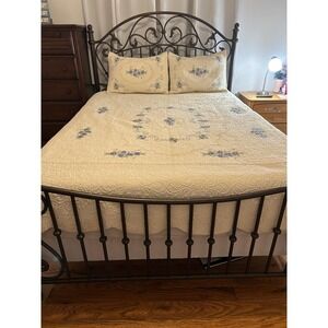 Vintage Ivory Quilted Bedspread Set Blue Floral Embroidery Lace Trim 3pc Queen